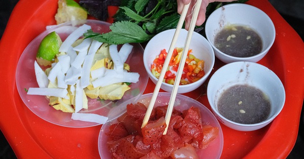 Giới trẻ Việt Nam còn ăn mắm tôm không?